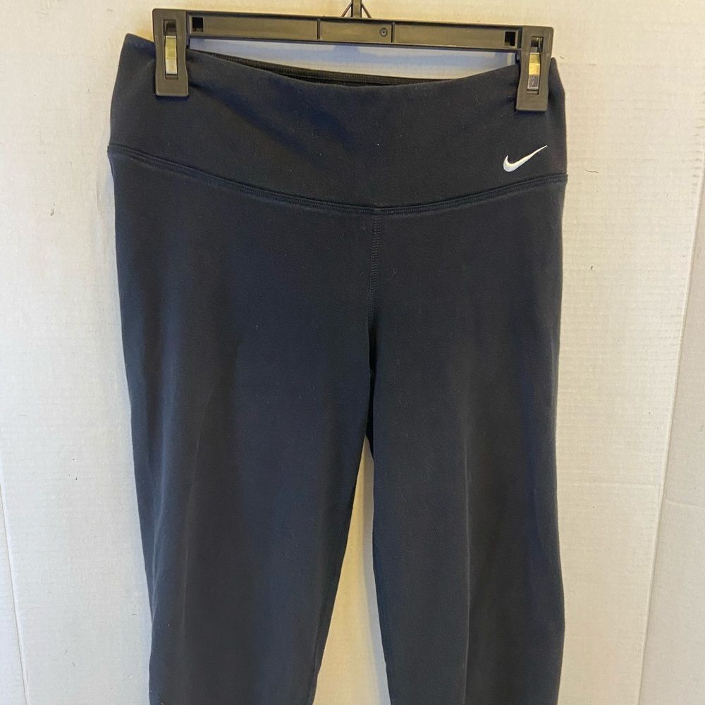 Nike black  active wear Capri yoga pants‎ small